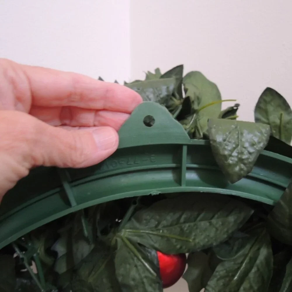 Christmas Wreath - Apples / Pine Cones / Berries / Holly Leaves / Pine Sprigs